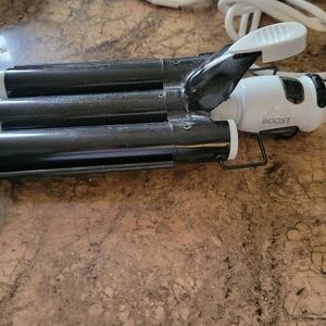 BONDI BOOST Triple Barrel Wave Curl Styling Iron